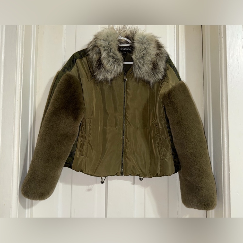 Women's medium Adrienne Landau Olive Green Faux Fur‎ Puffer Jacket camo olive
